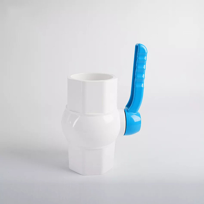 Maneira americana da válvula de bola uma do estojo compacto do PVC da válvula de bola do padrão 1 UPVC