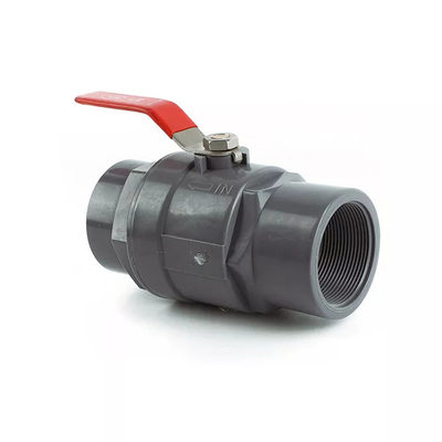 válvula de bola plástica de aço da válvula de bola CPVC do punho de 1/2” um preto de 1 polegada