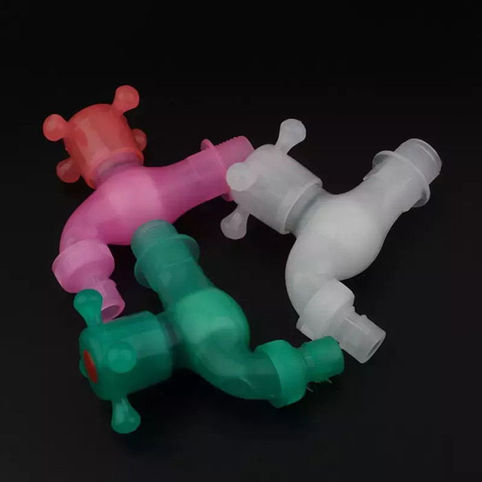 Da torneira plástica do jardim do torneira do PVC PP da cozinha torneira de água exterior plástico