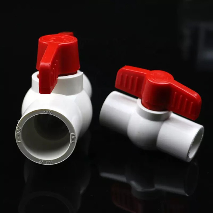 pressão de funcionamento das válvulas de bola 2.5MPa do PVC da válvula dos encaixes de tubulação de 20mm-63mm